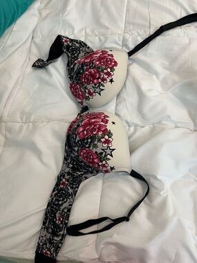 torrid White Push-Up Bra with Pink Floral & Black Lace